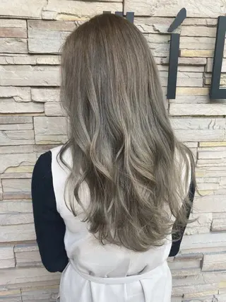 ロング ロビン/ アマタ ミユウのヘアスタイル
