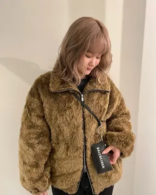 ミディアム カラー 渋谷 留菜のヘアスタイル