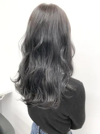 ロング カラー ハイトーン×レイヤー カットTAKUMIのヘアスタイル
