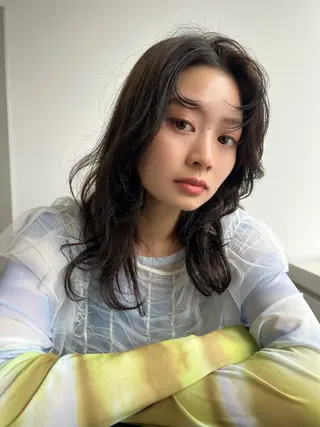 セミロング カラー ツキノキ　ミナ 8月から西梅田店のヘアスタイル