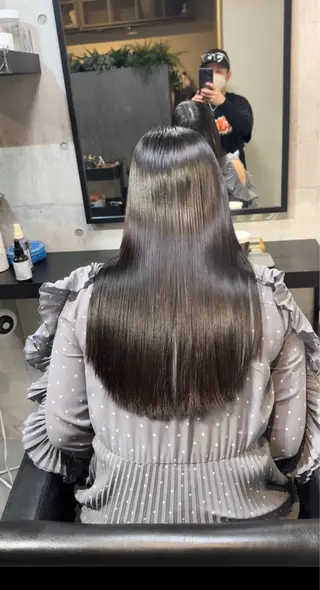 ロング TAKAMI 髪と爪を同時に施術のネイルデザイン