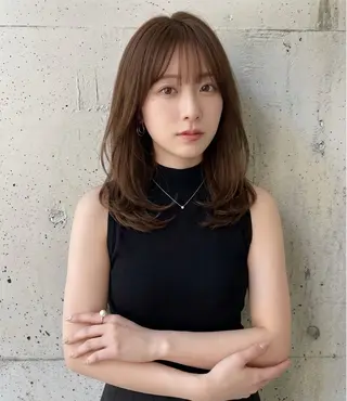 ミディアム 宝塚南口徒歩2分 ルイスのヘアスタイル