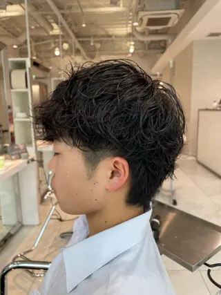 メンズ 女性モデル募集中‼️ メンズパーマ片岡優介のヘアスタイル