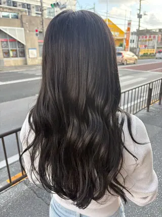 ロング 安谷屋 こはるのヘアスタイル