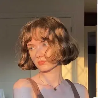 ショート minami🪷 暖色カラーのヘアスタイル