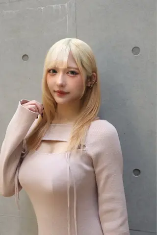 セミロング カラー レイヤー/ブリーチ iwamiya岩見谷のヘアスタイル