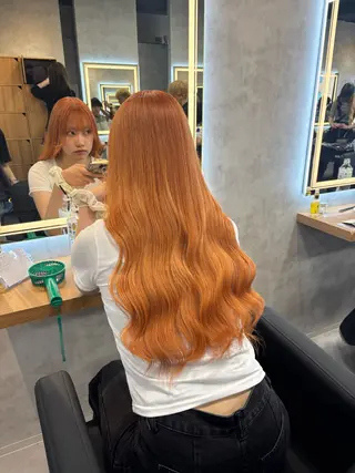 ロング カラー パーマ ヘアアレンジ 透明感ブリーチカラー 🌈TOMOHIROのヘアスタイル