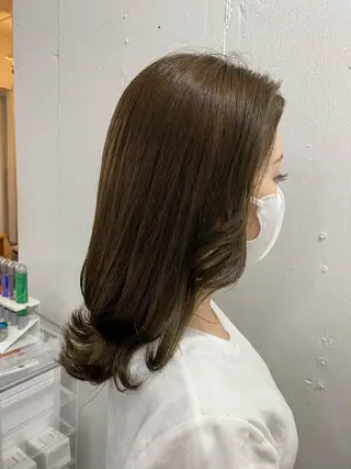 ロング 透明感カラー栄 みゆのヘアスタイル