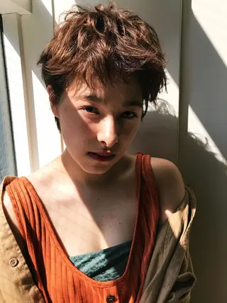 ショート カラー AGU akariのヘアスタイル