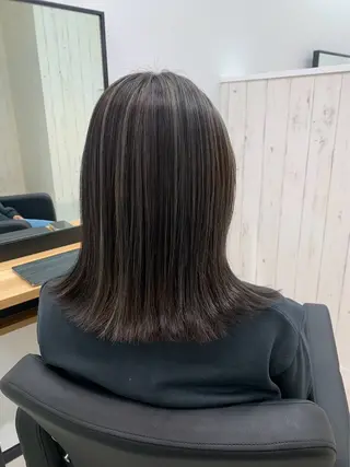 ミディアム カラー 天野 真依子のヘアスタイル