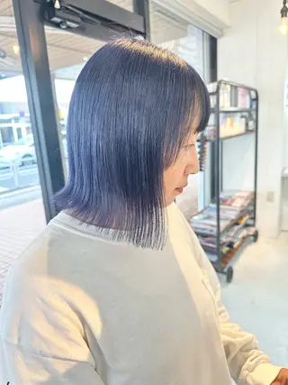 カラー 🩵HOLLY🩵 ブリーチ🩵カレンのヘアスタイル