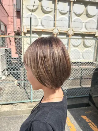 カラー 西村 優那のヘアスタイル