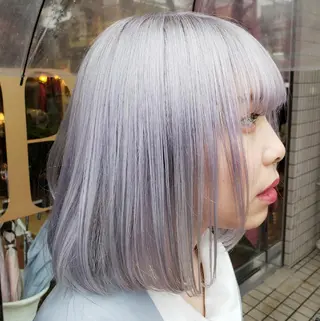 ミディアム 艶髪✨ハイトーン ✨ホワイト✨北宗一郎のヘアスタイル