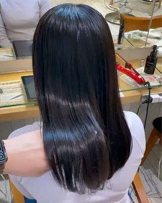 セミロング カラー 山内 愛可のヘアスタイル