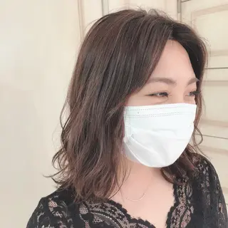 ミディアム カラー TRENCH 相澤 果歩のヘアスタイル