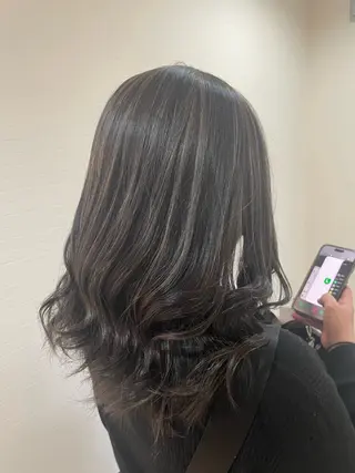 カラー 金森 実海のヘアスタイル