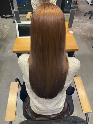ロング 平栗 篤のヘアスタイル
