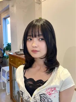 ミディアム 北見 桃夏のヘアスタイル