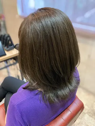 ミディアム カラー ERIKO Tのヘアスタイル
