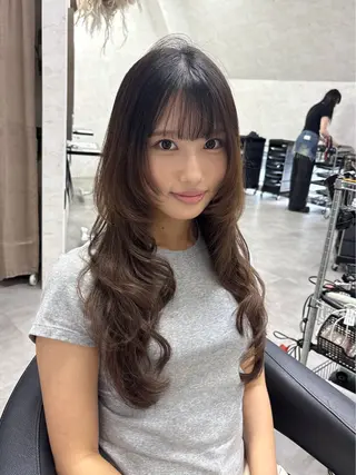 ロング 天神最安値エクステ カラーレイヤーカットのヘアスタイル