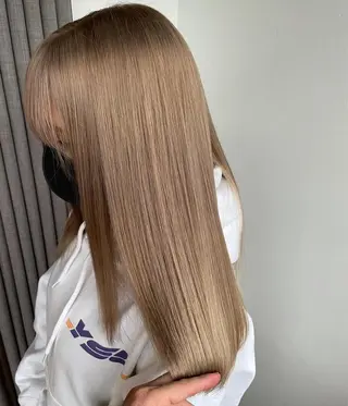 セミロング カラー ✨艶ブリーチカラー ✨四ノ宮裕己のヘアスタイル