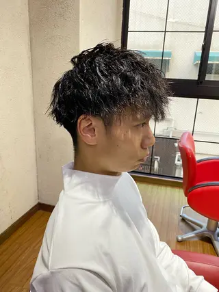ミディアム パーマ メンズ メンズ特化 岸本 阪急六甲サロンドロイのヘアスタイル