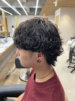 ミディアム パーマ メンズ 🏅メンズ特化 ヤマクラ タイキのヘアスタイル