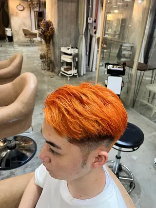 ショート カラー 秋葉 玲唯のヘアスタイル