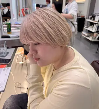 ショート カラー ooitヨシダ ミナミのヘアスタイル