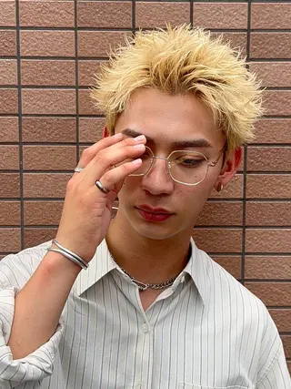 ショート カラー メンズ フェザーパーマ浦和 スパイキーショートのヘアスタイル