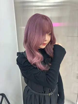 ロング カラー 抜け感レイヤー︴ ニュアンスカラーのヘアスタイル