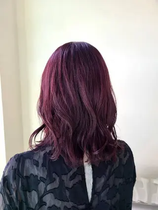 カラー 𝑹𝒊𝒌𝒐 ブリーチ/艶カラーのヘアスタイル