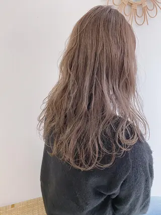 セミロング カラー 顔周りレイヤーカット ブリーチminamiのヘアスタイル