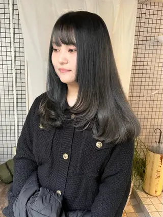 ロング カラー akane .のヘアスタイル