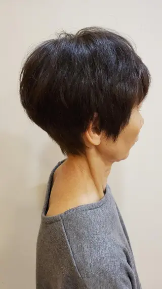 ショート 齋藤 愛美のヘアスタイル