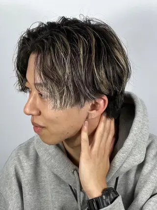 ミディアム 阿賀 佑季のヘアスタイル