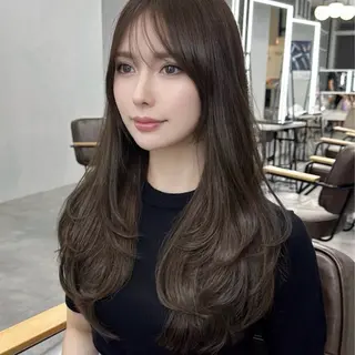 ロング 山﨑 優衣のヘアスタイル