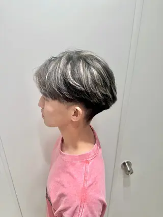 ショート カラー メンズ 新宿ハイトーン/ 透明感✨吉松大輝のヘアスタイル