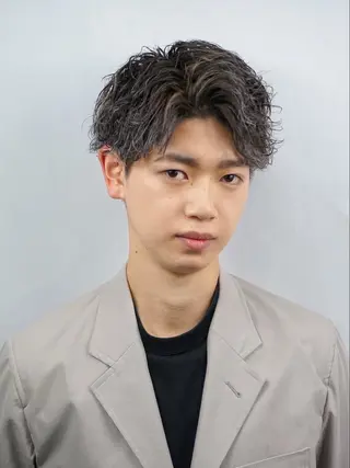 ミディアム パーマ 妹尾 海利のヘアスタイル