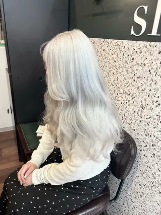 ロング カラー 🌸MAYU🌸 ハイトーン➕レイヤーのヘアスタイル