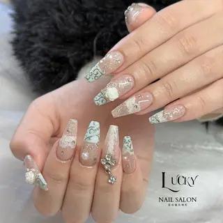 ネイル Lucky Nail Salonのネイルデザイン