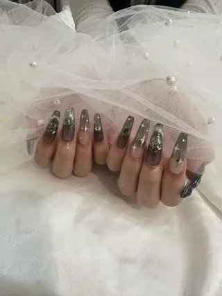 ネイル sara : salon ELVIのネイルデザイン