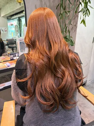 ロング カラー ヘアアレンジ color.nail 🫧ionaのネイルデザイン