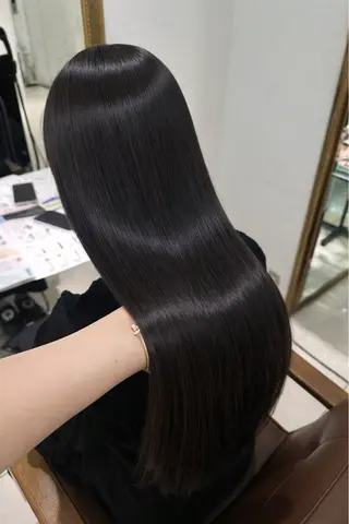 ロング カラー 髪質改善艶カラー🩶 Nanako ⟡.·のヘアスタイル