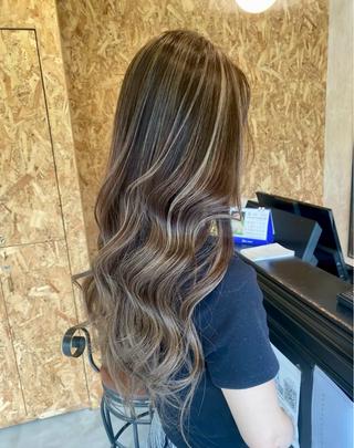 ロング 水戸/ブリーチカラー 中山りくのヘアスタイル