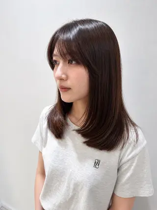 セミロング 髪質改善/縮毛矯正 /レイヤーカット岡部のヘアスタイル