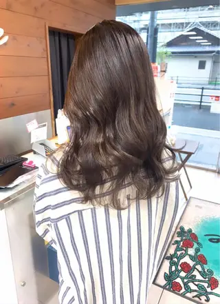 ミディアム レイヤー/艶髪カラー 森本くるみのヘアスタイル