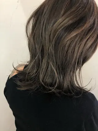 ミディアム カラー 西山梨々【5/1〜 復帰致します🌼】のヘアスタイル