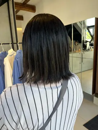 ミディアム カラー 林 美優のヘアスタイル