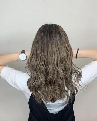 セミロング カラー 仙台×ブリーチ 斎藤相慶のヘアスタイル